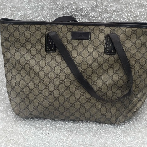 GUCCI GG Supreme Monogram Medium Zippered Shopping Tote Dark Brown - Picture 1 of 14